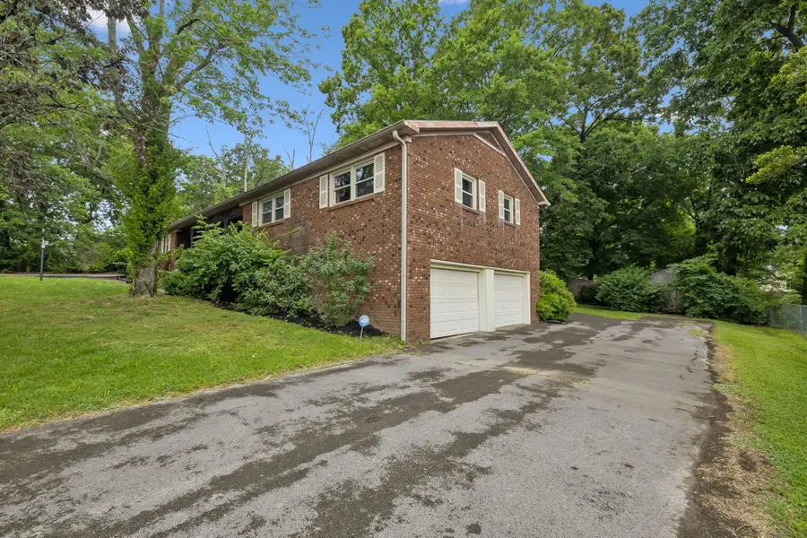 308 Adams Ave, Hopkinsville, KY 42240 - #3