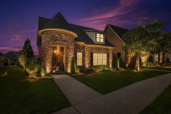 1108 Paddock Park Cir, Gallatin, TN 37066