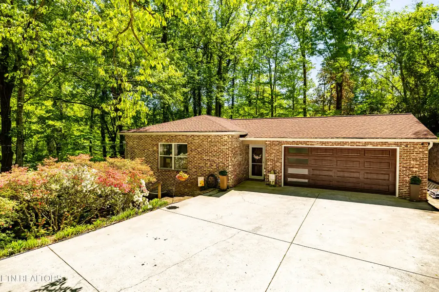 2513 Sw Lakemoor Drive, Knoxville, TN 37920 - #2