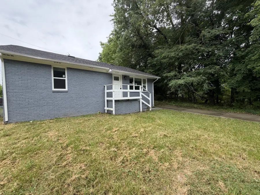 421 Plum St, Clarksville, TN 37042 - #2