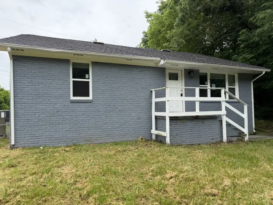 421 Plum St, Clarksville, TN 37042 - #3