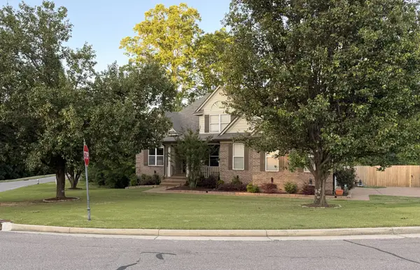 9441 Lake Bridge Dr, Lakeland, TN 38002