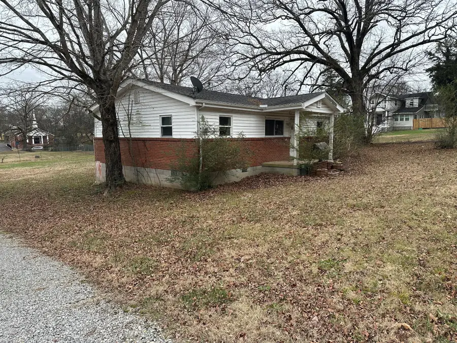 394 Moores Cir, Kingston Springs, TN 37082 - #2