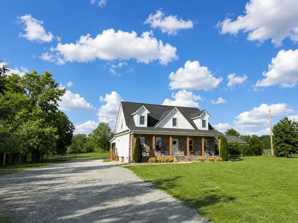 3760 Mealer Rd, Chapel Hill, TN 37034