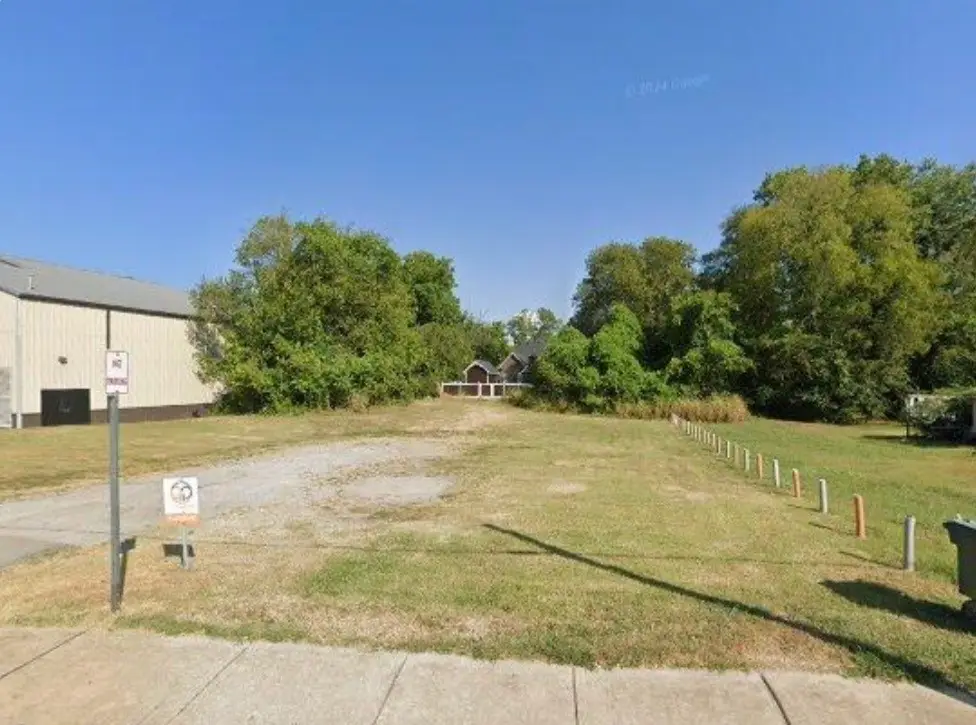 1025 Franklin St, Clarksville, TN 37040 - #1