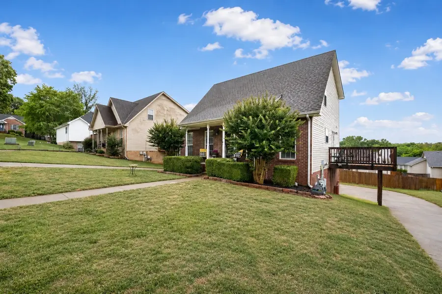 644 Foxfield Dr, Clarksville, TN 37042 - #2