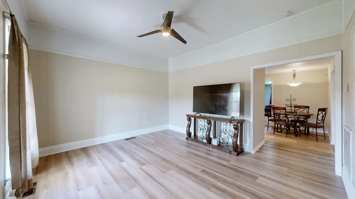 403 S Cleveland Ave, Hopkinsville, KY 42240 - #1