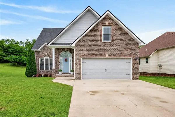 1025 Garner Hills Dr, Clarksville, TN 37042