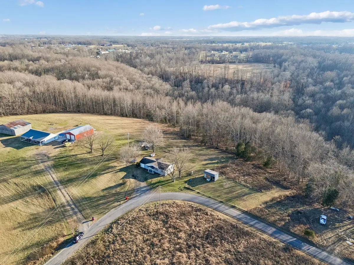 411 Purtle Rd, Lafayette, TN 37083 - #1