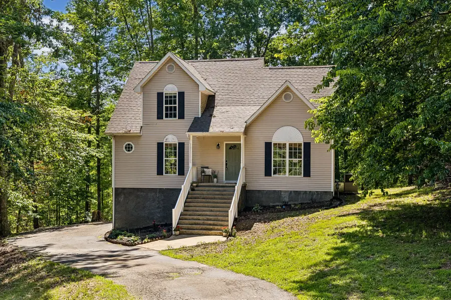 546 Lauren Park Dr, Burns, TN 37029 - #2