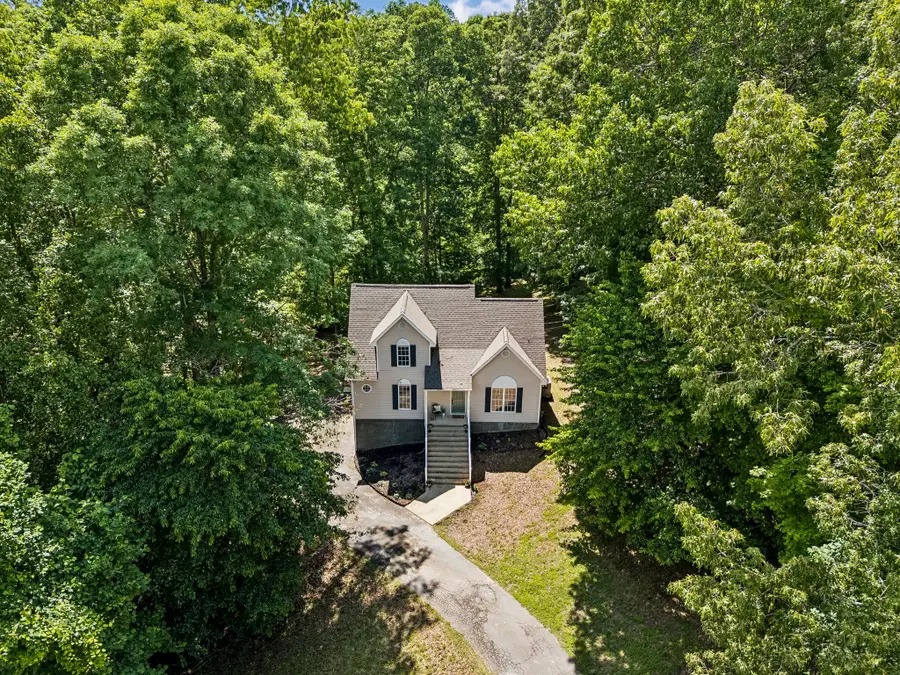 546 Lauren Park Dr, Burns, TN 37029 - #3