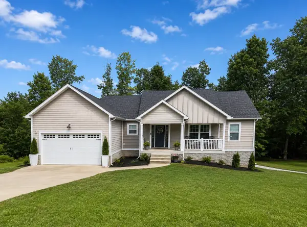 518 Poplar Bend Dr, Dickson, TN 37055