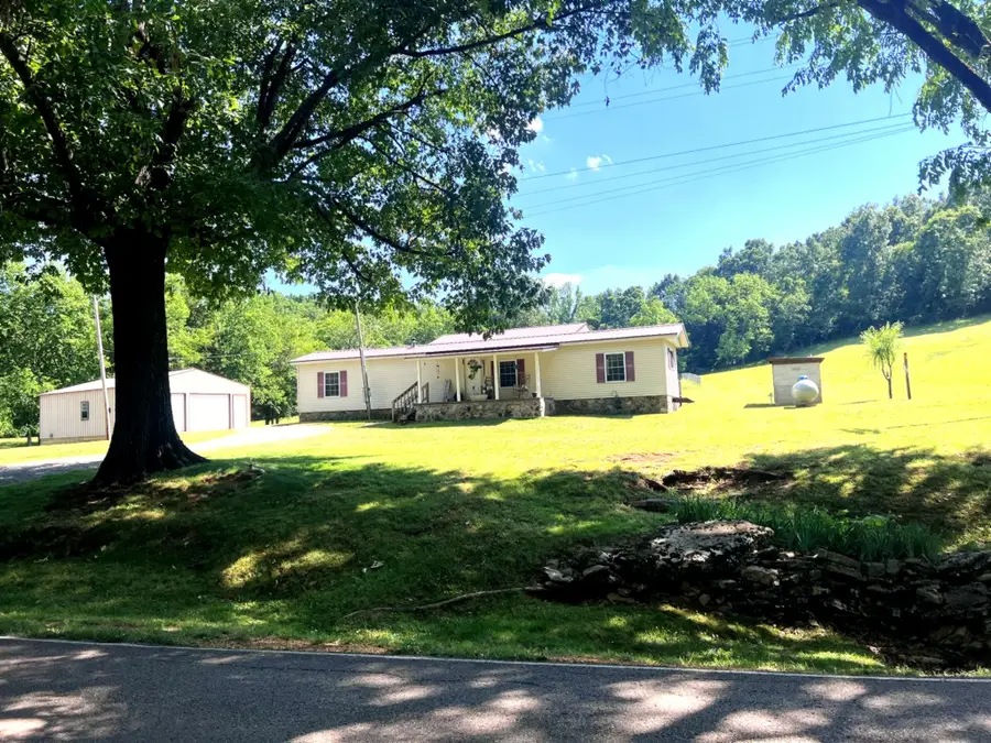 1133 Culps Bend Rd, Clifton, TN 38425 - #3