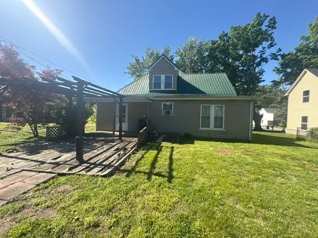208 S Russell St, Portland, TN 37148 - #3