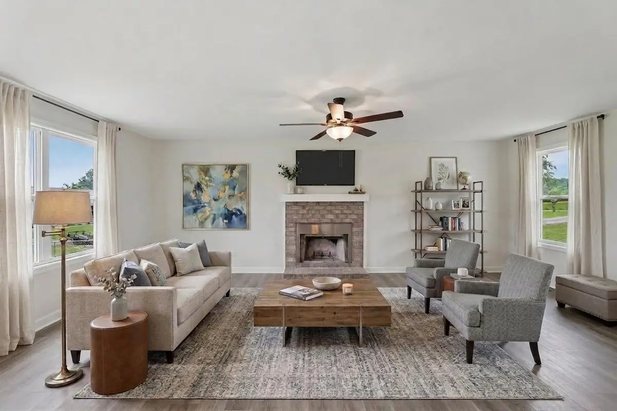 346 E Harris Rd, Bethpage, TN 37022 - #1