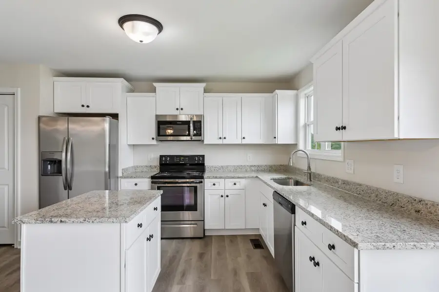 346 E Harris Rd, Bethpage, TN 37022 - #3