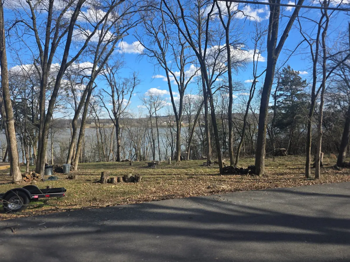 1060 Hickory Harbor Dr, Gallatin, TN 37066 - #1