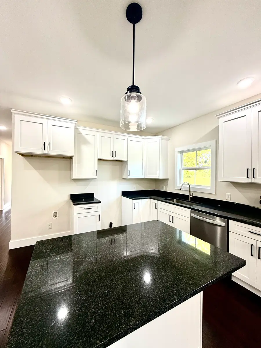 114 Honeysuckle Ln, Sparta, TN 38583 - #2