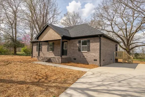 3987 Buffalo Rd, Summertown, TN 38483
