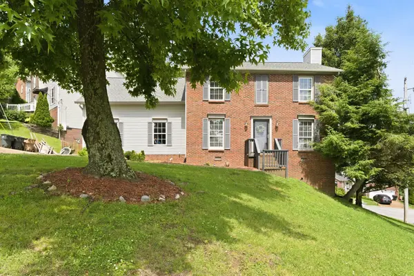 1716 Champions Dr, Nashville, TN 37211