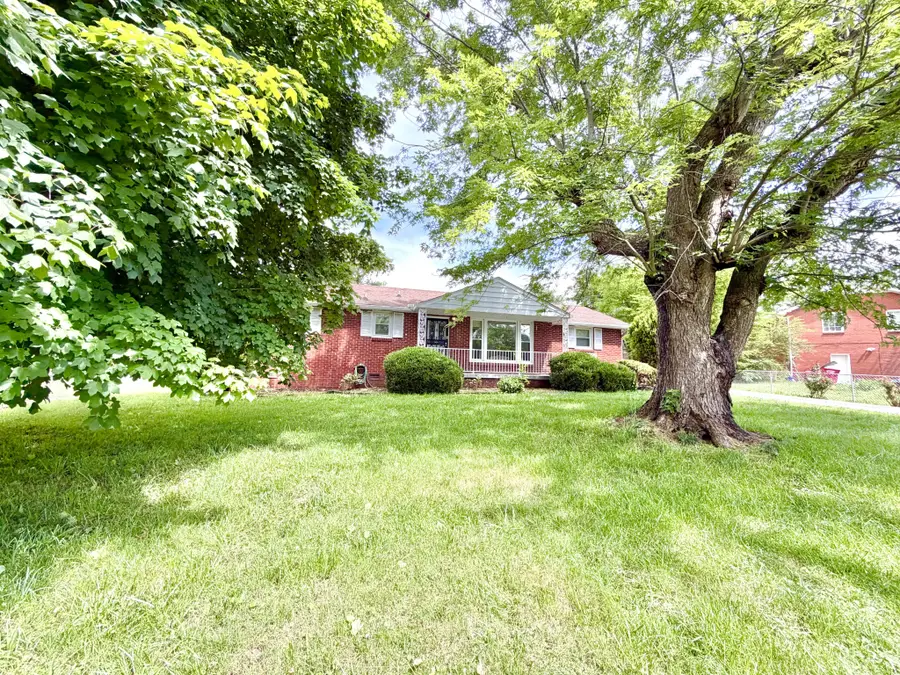 202 Charlemagne Blvd, Clarksville, TN 37042 - #2