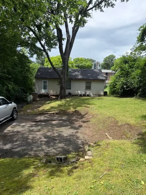 704 Glenview Dr E, Nashville, TN 37206 - #2