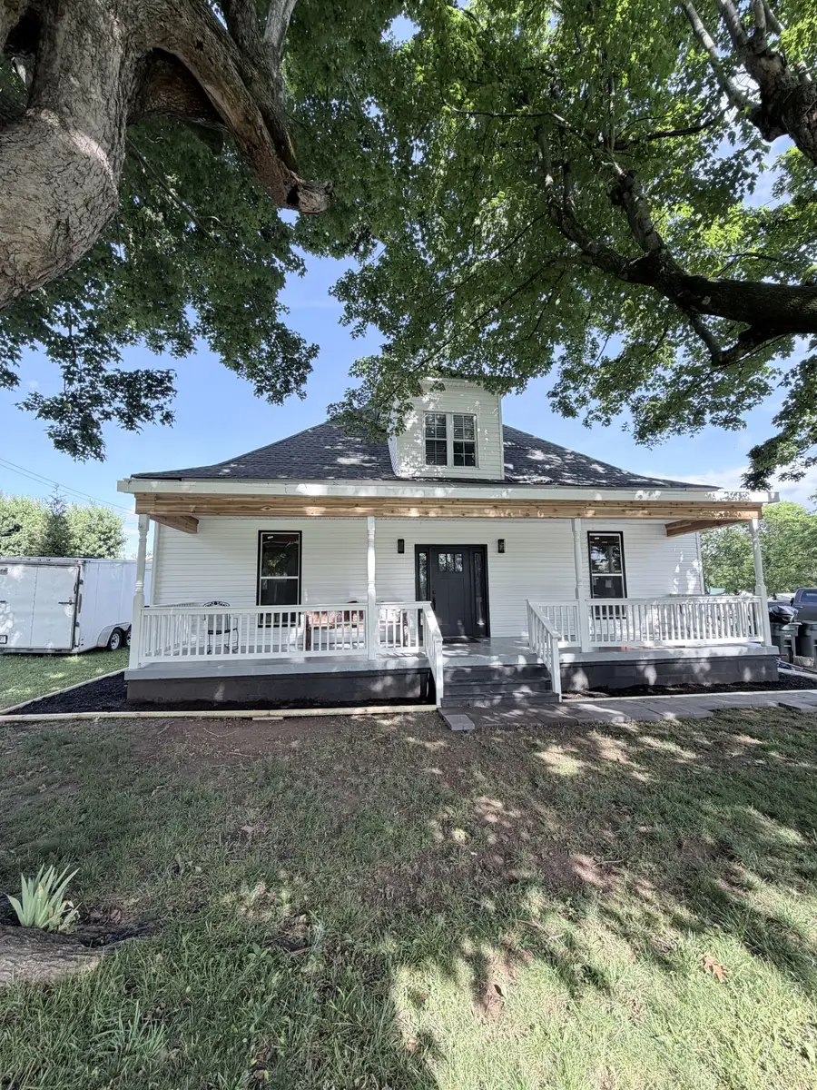 141 N Russell St, Portland, TN 37148 - #2