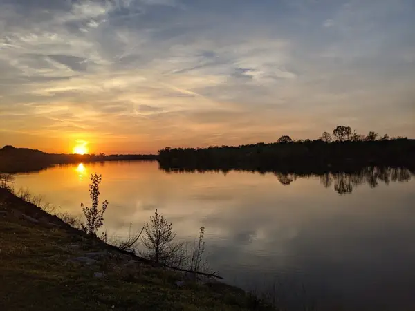 5 River Front Drive, Clifton, TN 38425