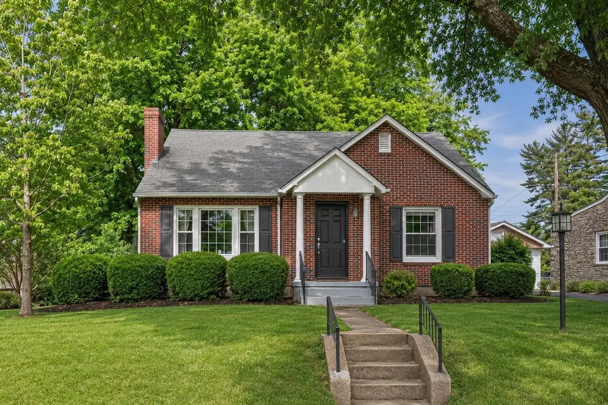 502 4th Ave, Fayetteville, TN 37334 - #1