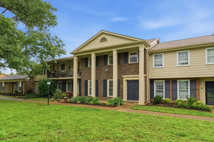 8207 Sawyer Brown Rd #J4, Nashville, TN 37221 - #3