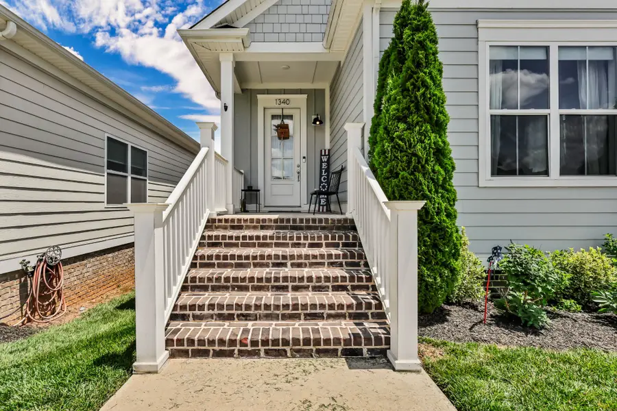 1340 Hicks Edgen Rd, Pleasant View, TN 37146 - #2