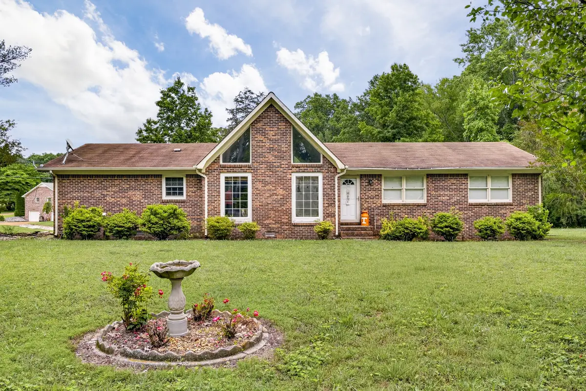 8 Sharpes Hollow Rd, Fayetteville, TN 37334 - #1