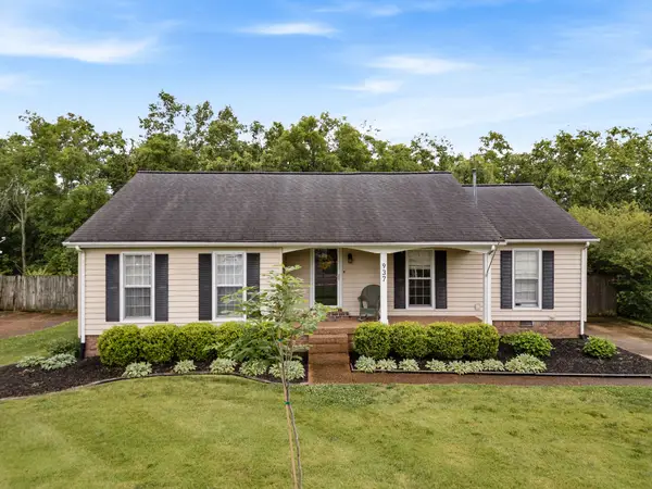 937 Harpeth Bend Dr, Nashville, TN 37221