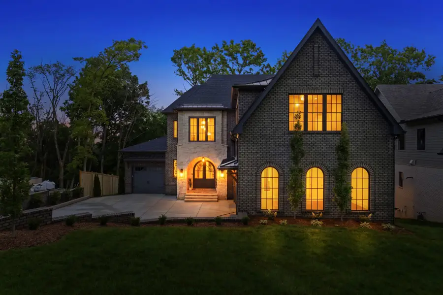 1006 Rodney Dr, Nashville, TN 37205 - #2