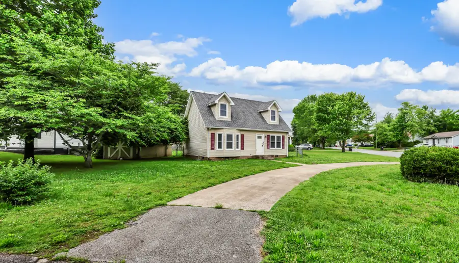200 Jim Thorpe Dr, Clarksville, TN 37042 - #3