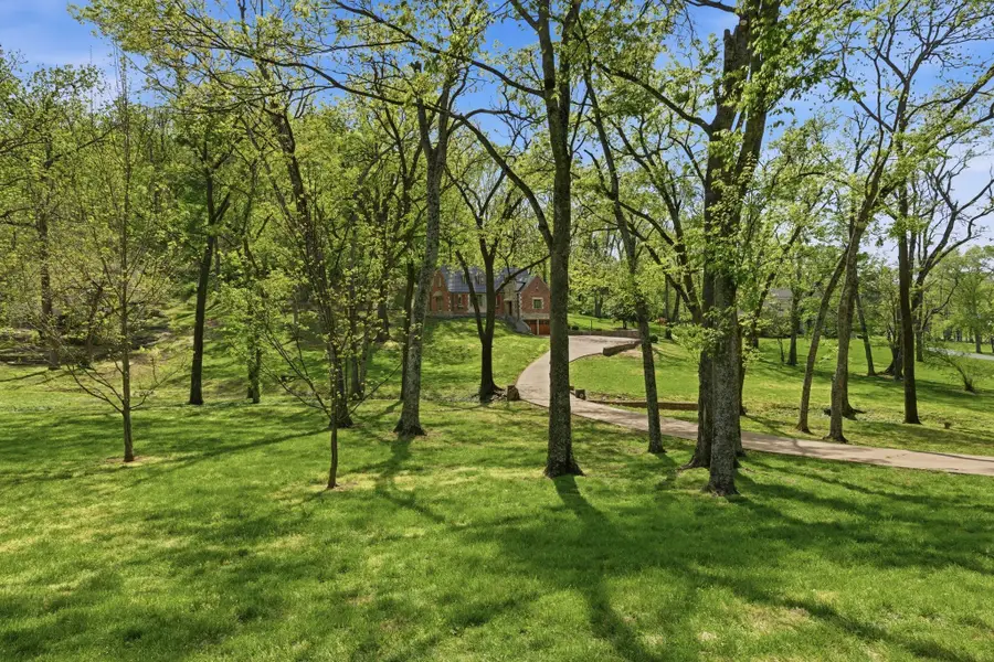 5123 Stanford Dr, Nashville, TN 37215 - #2
