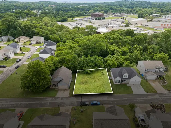 1243 Oxford Village Cv, Columbia, TN 38401