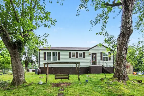 971 Woody Hills Dr, Clarksville, TN 37040