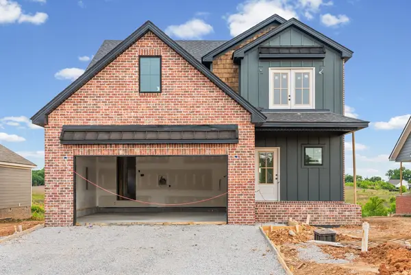 914 Bankside Dr, Clarksville, TN 37043