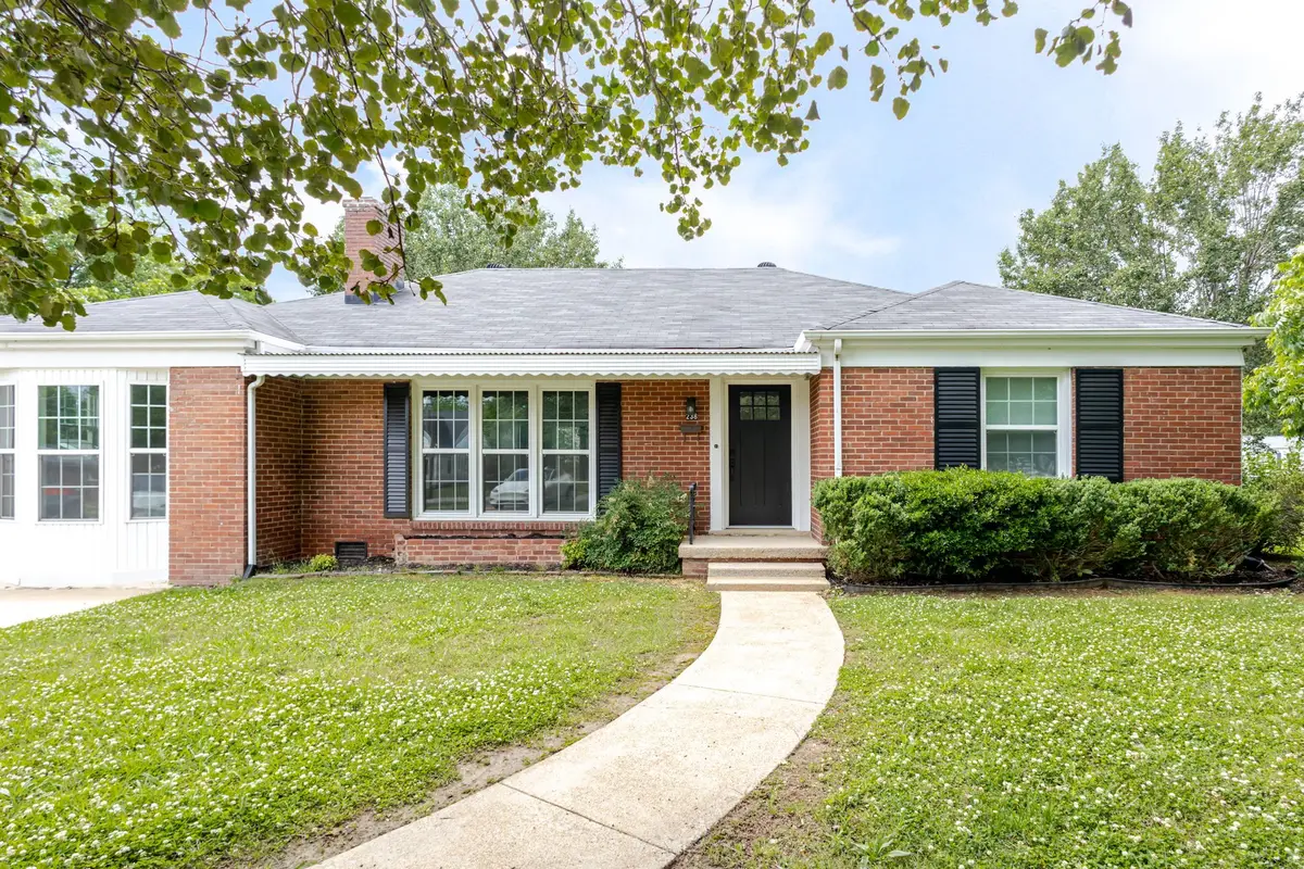238 Elm Ave, Lewisburg, TN 37091 - #1