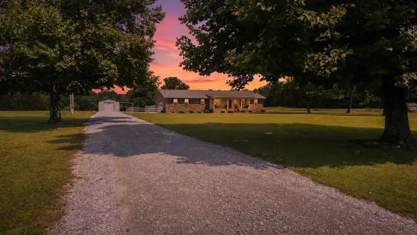 43 Boning Rd, Fayetteville, TN 37334
