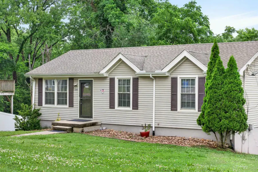 235 Savely Dr, Hendersonville, TN 37075 - #2
