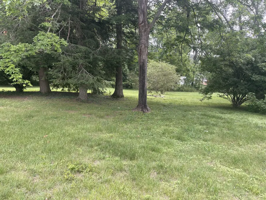 935 Circle Dr, Clarksville, TN 37043 - #3