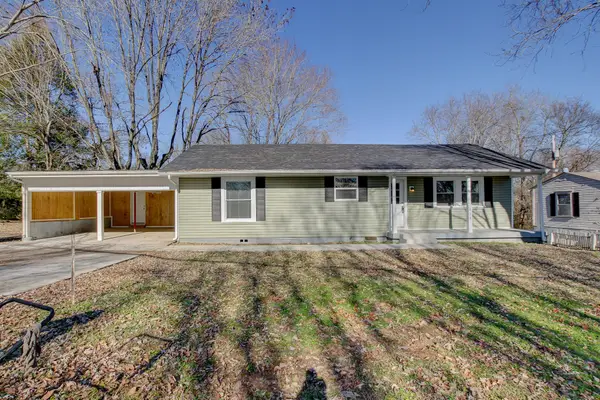435 Circle Dr, Clarksville, TN 37043