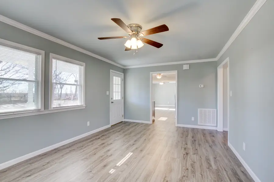 435 Circle Dr, Clarksville, TN 37043 - #3