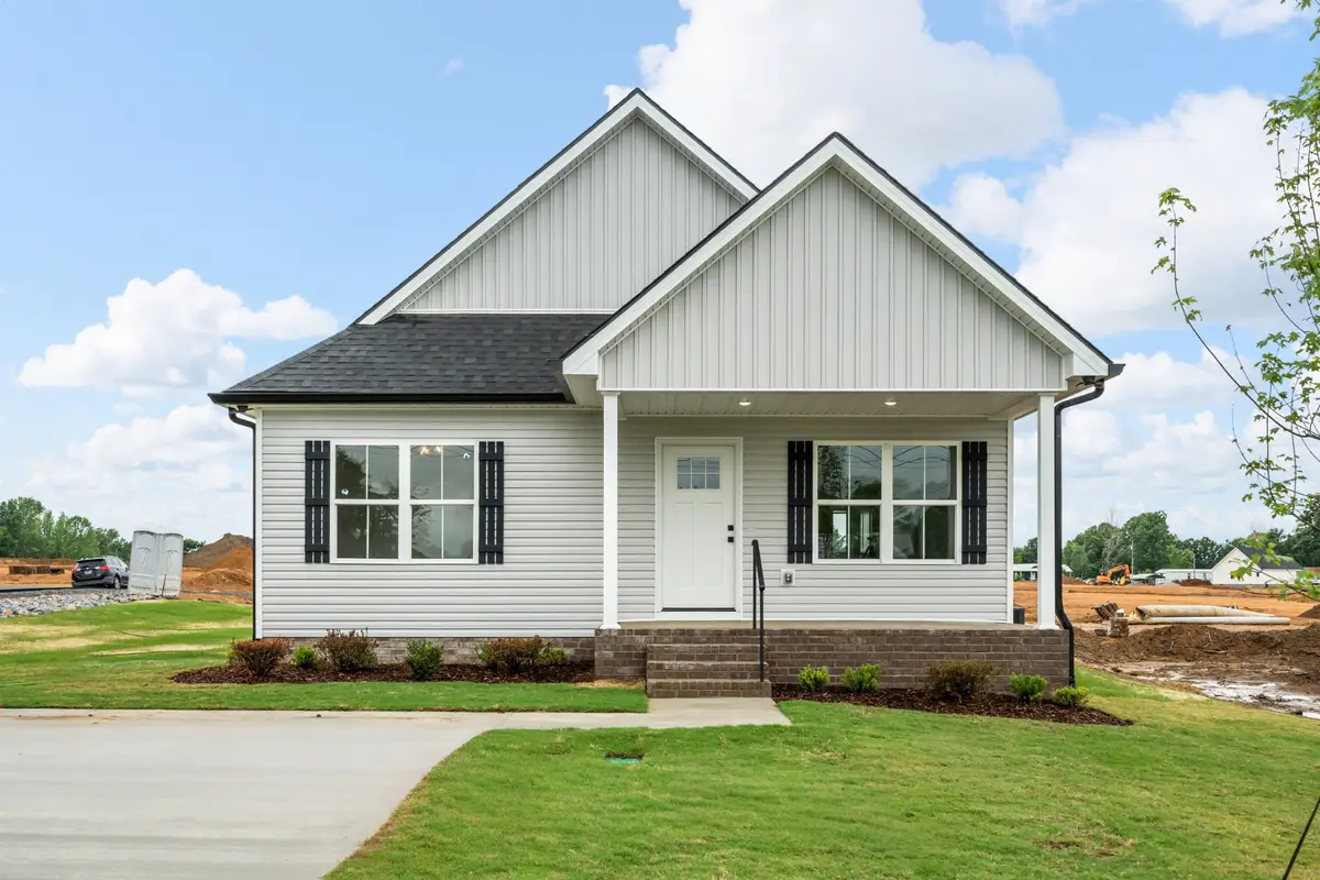 929 Wilkie St N, Mc Ewen, TN 37101 - #1