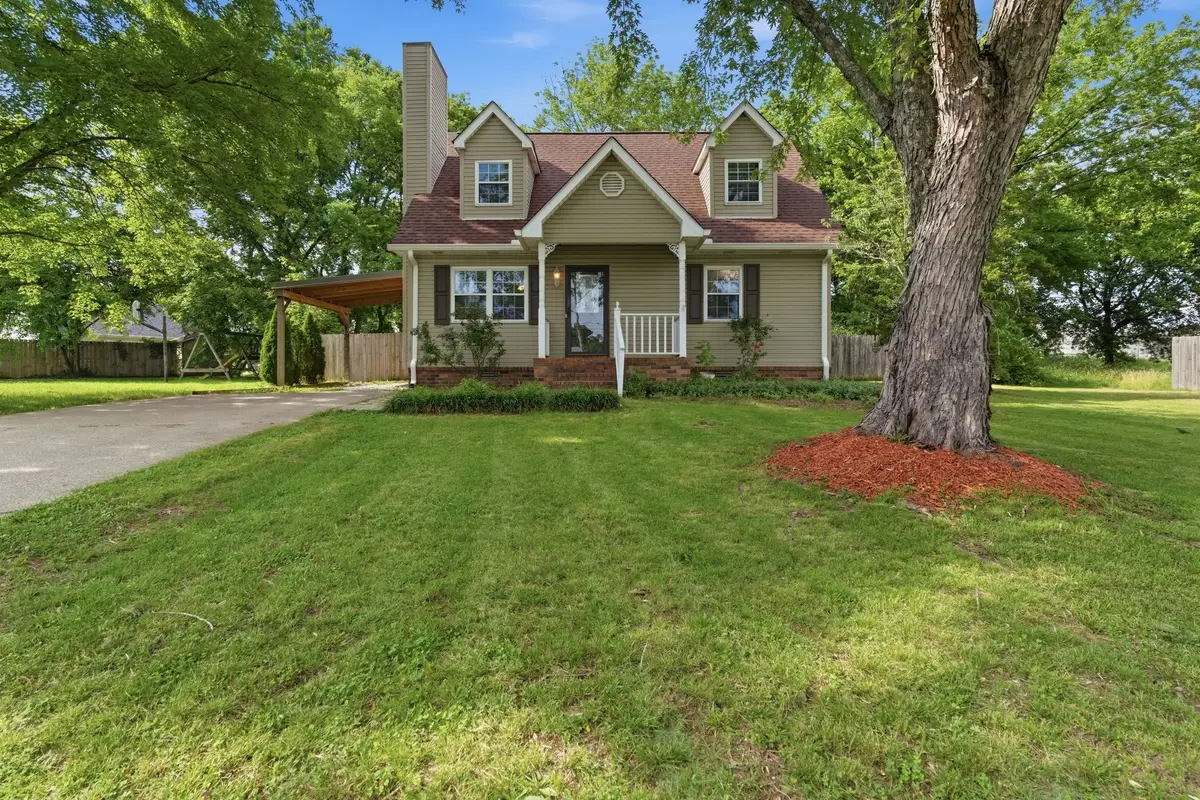 240 E Morris Dr, Gallatin, TN 37066 - #1