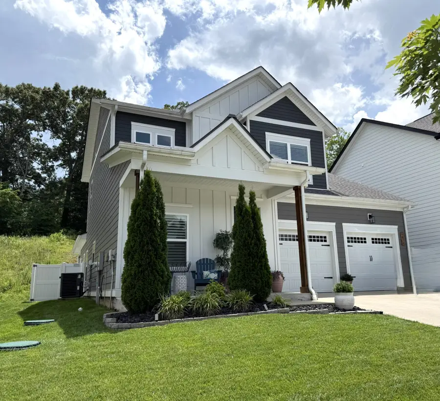 216 Daniel St, Pleasant View, TN 37146 - #2