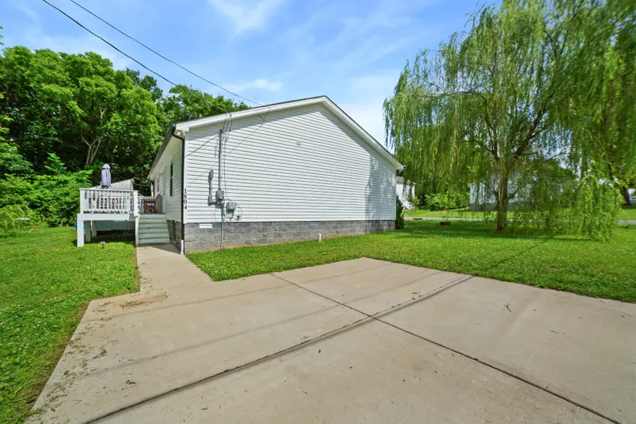 1804 Park St, Springfield, TN 37172 - #3