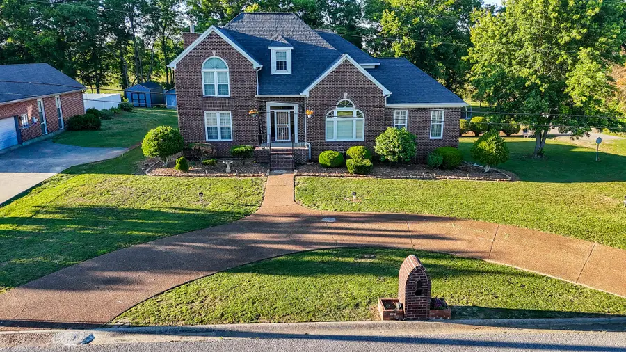 215 Northwood Ave, Shelbyville, TN 37160 - #3